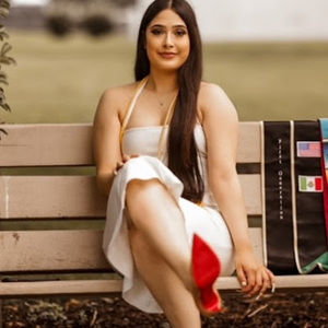 Meet your Posher, Alondra